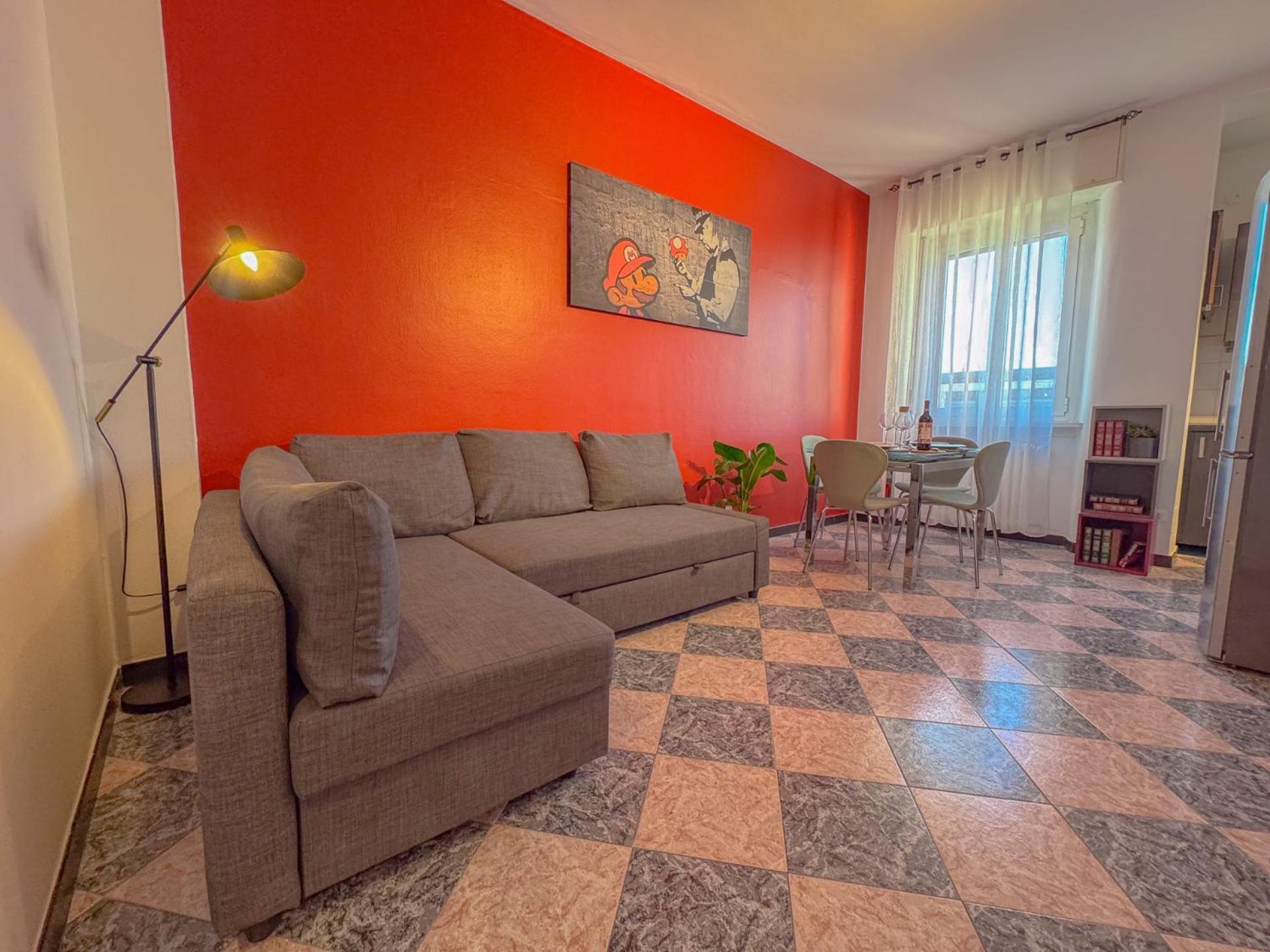Spacious With Romantic Balcony And 2 Bathrooms *