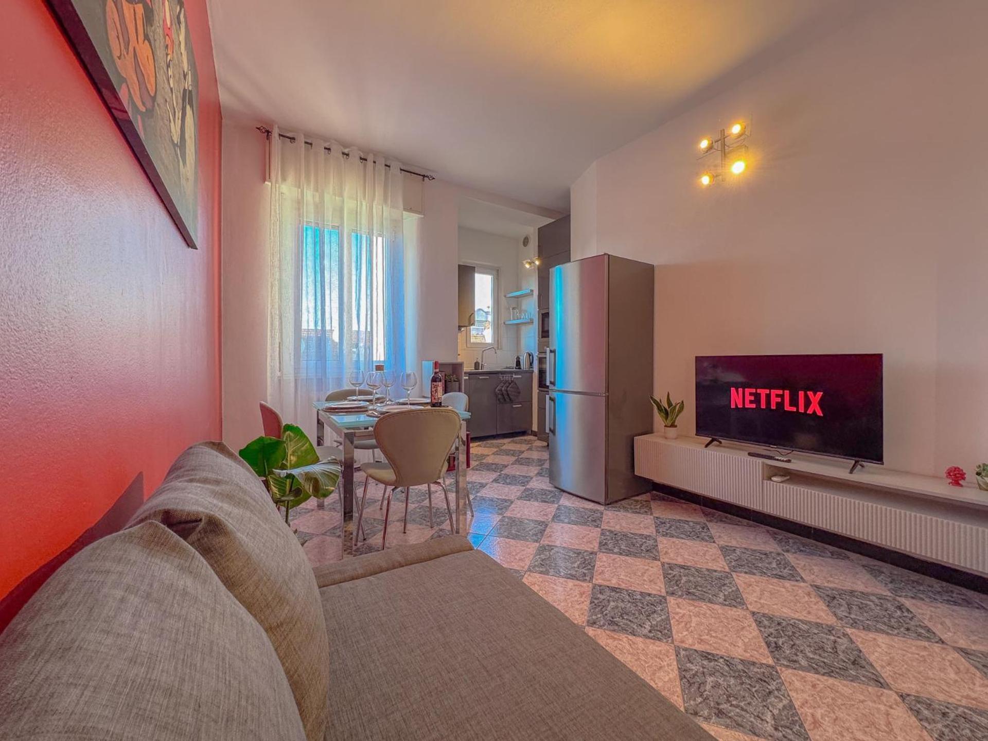 Spacious With Romantic Balcony And 2 Bathrooms Apartment Mailand
