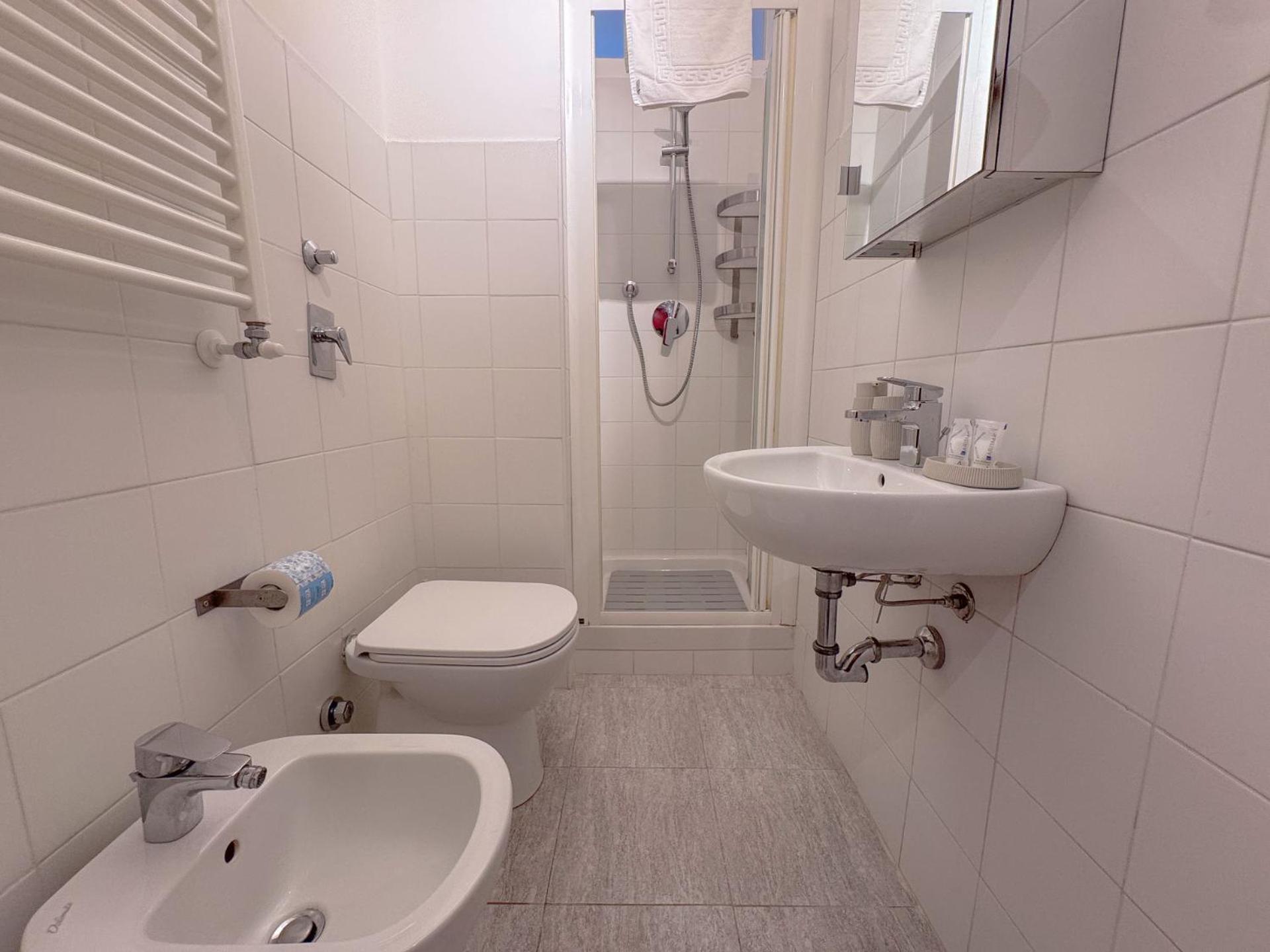 Apartment Spacious With Romantic Balcony And 2 Bathrooms
