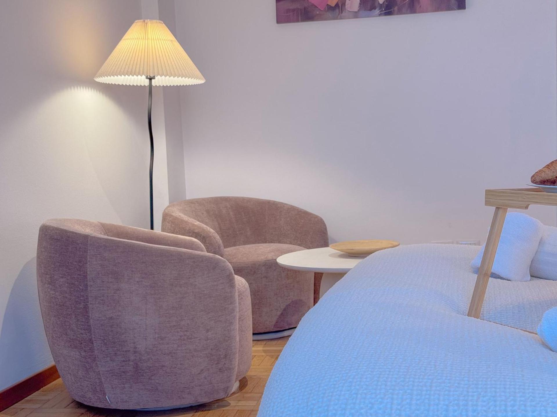 Spacious With Romantic Balcony And 2 Bathrooms Apartment