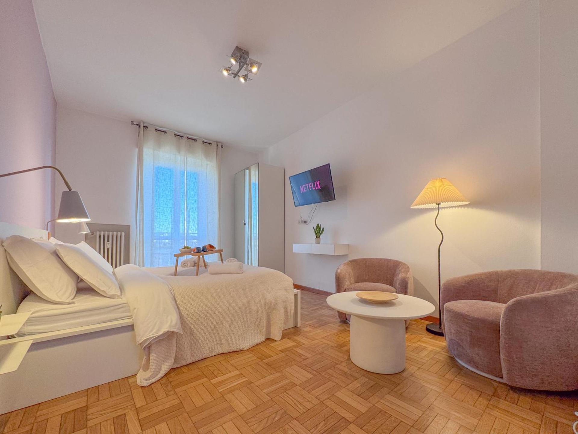 Apartment Spacious With Romantic Balcony And 2 Bathrooms